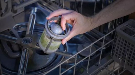 Почему посудомойка засоряется и как это исправить
