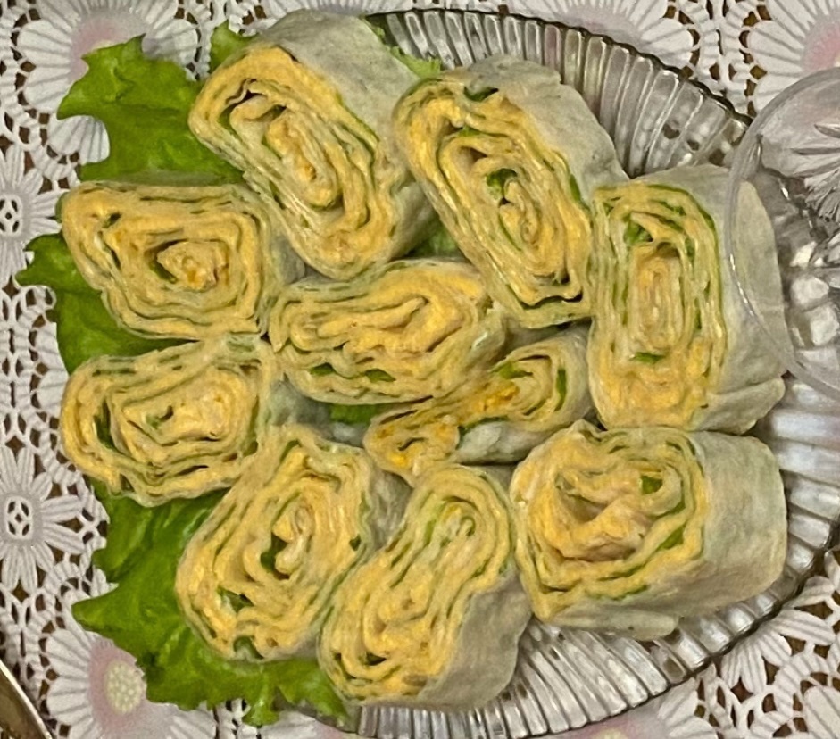 Невероятный рулет из лаваша с икрой мойвы для быстрого перекуса