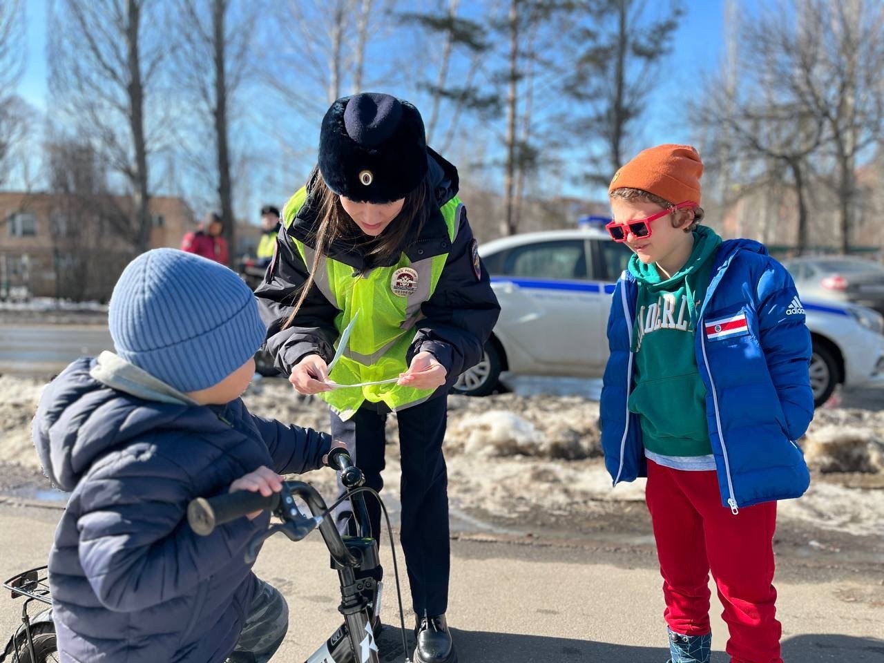 #ГосавтоинспекцияТольятти проводит профилактическую работу с велосипедистами #ГосавтоинспекцияТольятти проводит профилактическую работу с велосипедистами