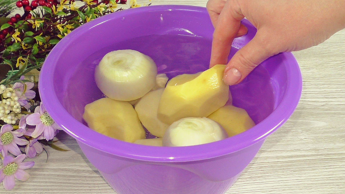 Необычный способ приготовления картофельных драников без терки и яиц