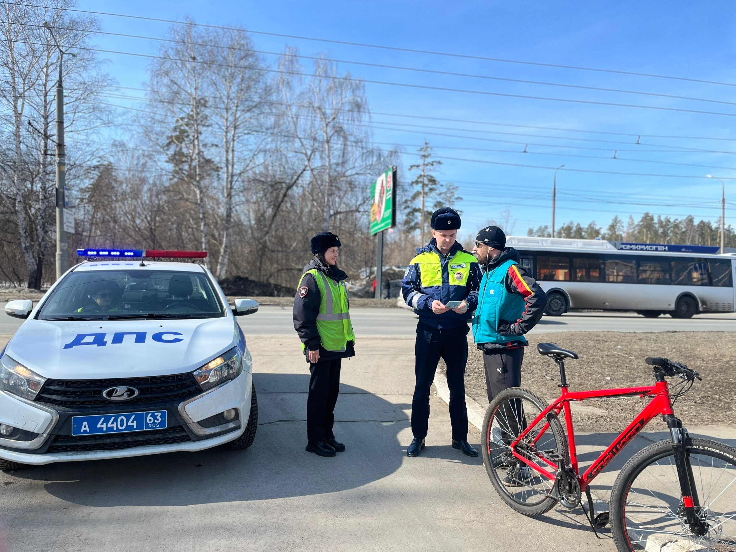 #ГосавтоинспекцияТольятти проводит профилактическую работу с велосипедистами #ГосавтоинспекцияТольятти проводит профилактическую работу с велосипедистами