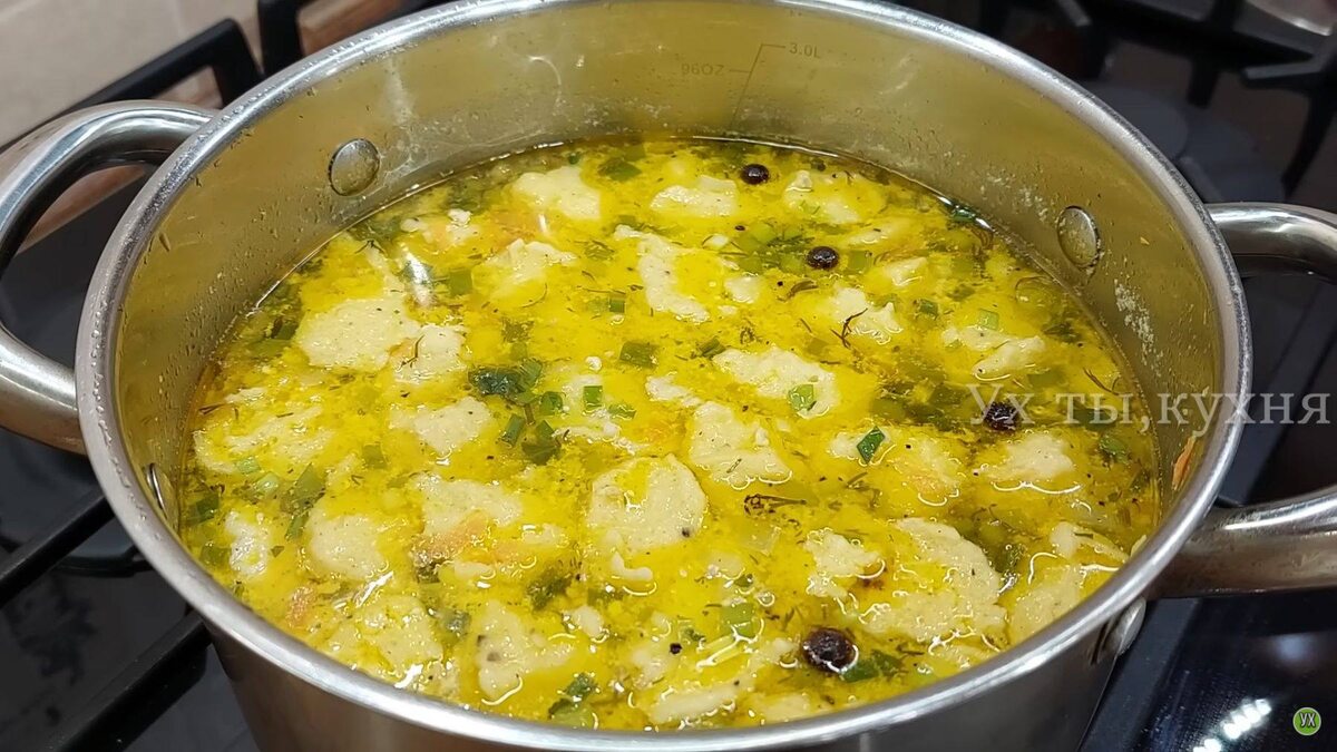 Восхитительный суп за полчаса: простой рецепт с куриными клецками