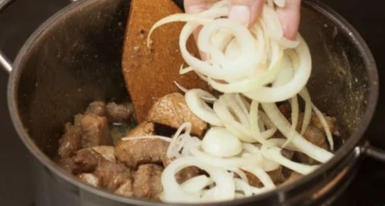 Шашлык по-кавказски: секреты приготовления Хазани-Хоровац в домашних условиях