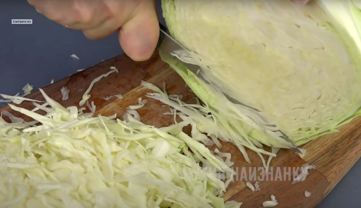 Вкус детства: как приготовить салат из свежей капусты с уксусом