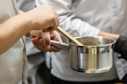 В Тольятти ресторан оштрафовали из-за условий хранения продуктов, оборудования и насекомых