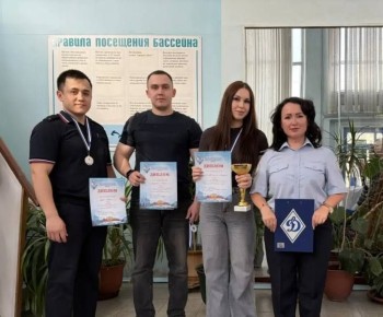 В Тольятти состоялись соревнования по плаванию с участием сотрудников правоохранительных органов и представителей Общественного совета