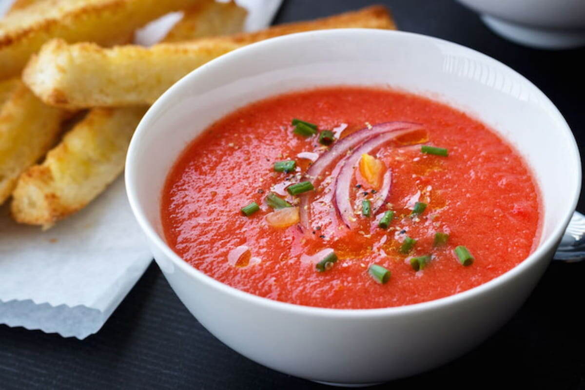 Тайны гаспаччо: 8 удивительных рецептов холодного супа