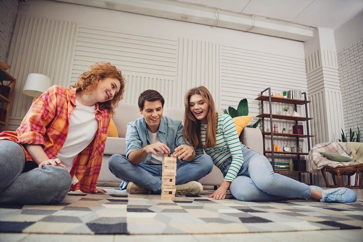 Антикафе у себя дома: как устроить идеальную вечеринку без стола и готовки