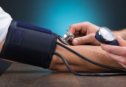 Как снизить давление без лекарств: 9 эффективных способов