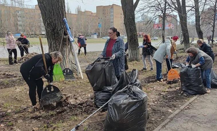 День ото дня город становится чище! День ото дня город становится чище!