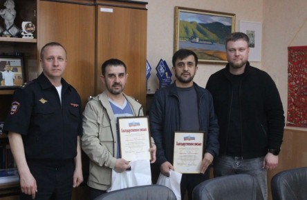 Два брата помогли пенсионерке спасти сбережения от мошенников в Тольятти