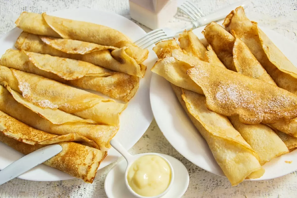 Блинчики с лимонным кремом: освежающий десерт для любого стола