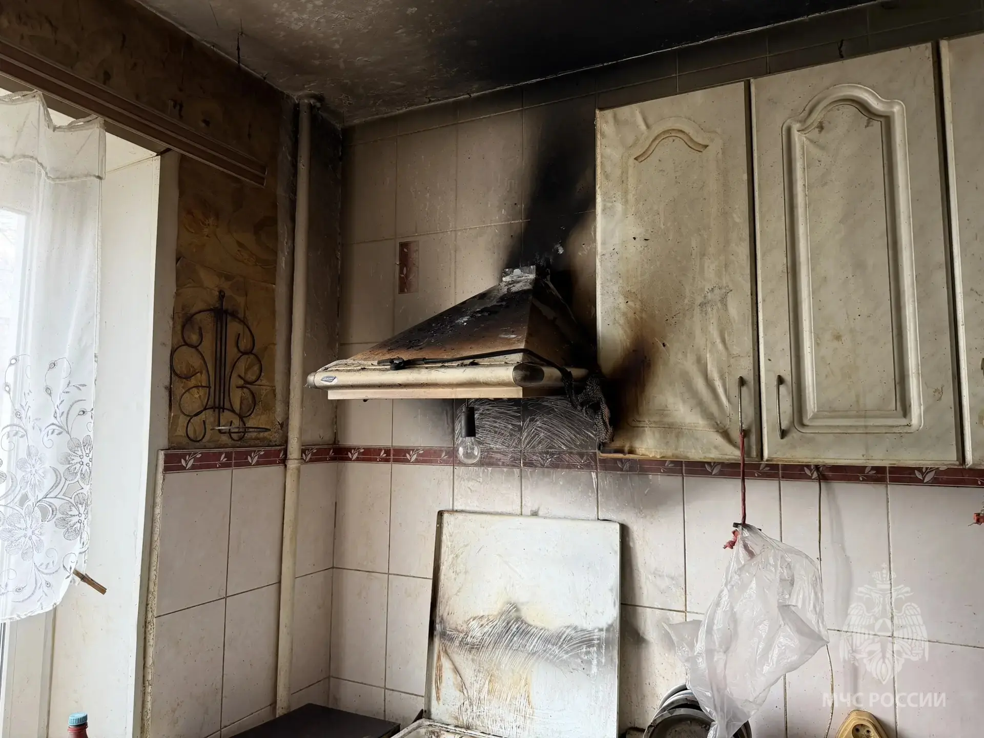 Электровытяжка едва не спалила квартиру в Тольятти