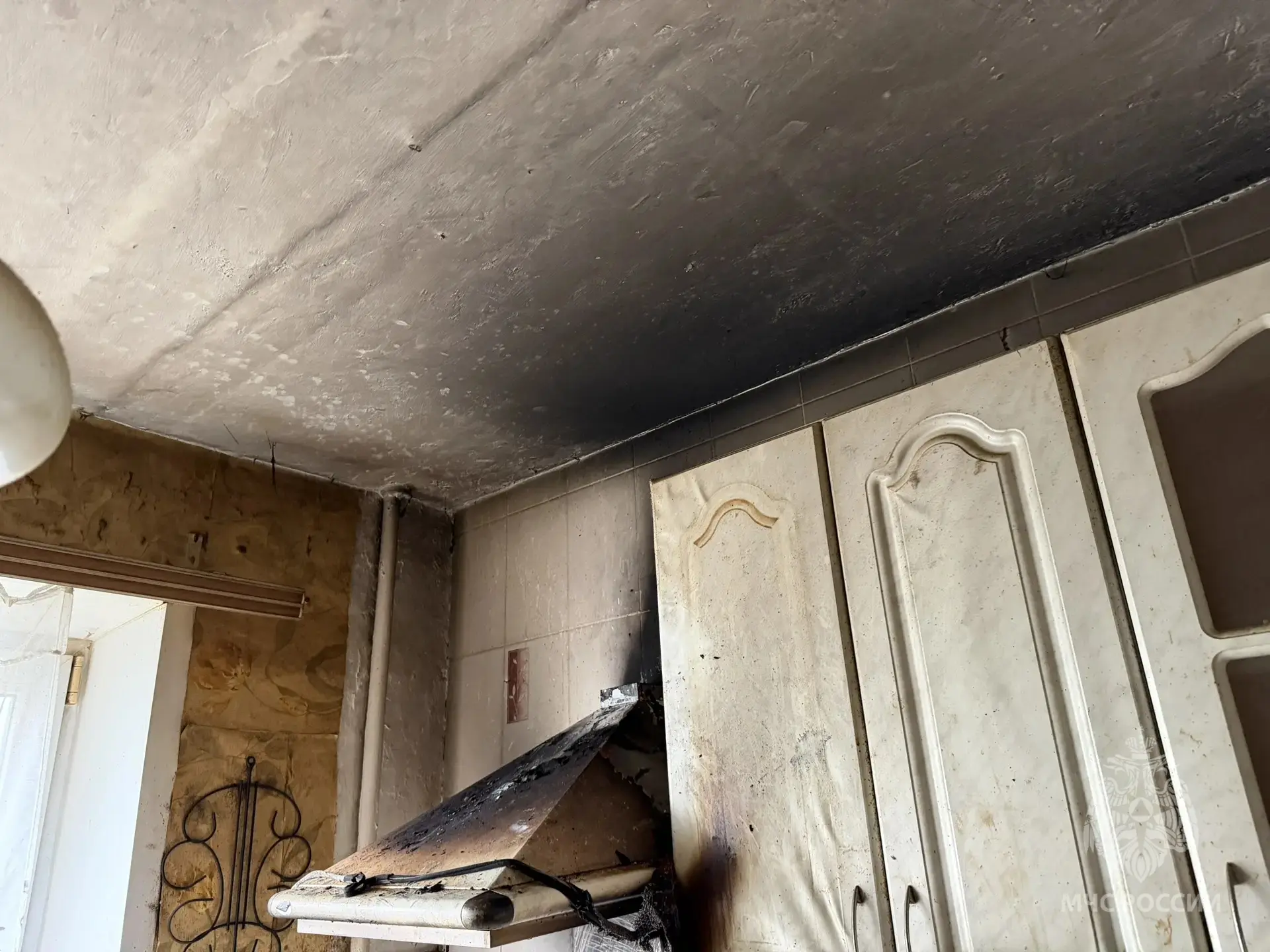 Электровытяжка едва не спалила квартиру в Тольятти Электровытяжка едва не спалила квартиру в Тольятти