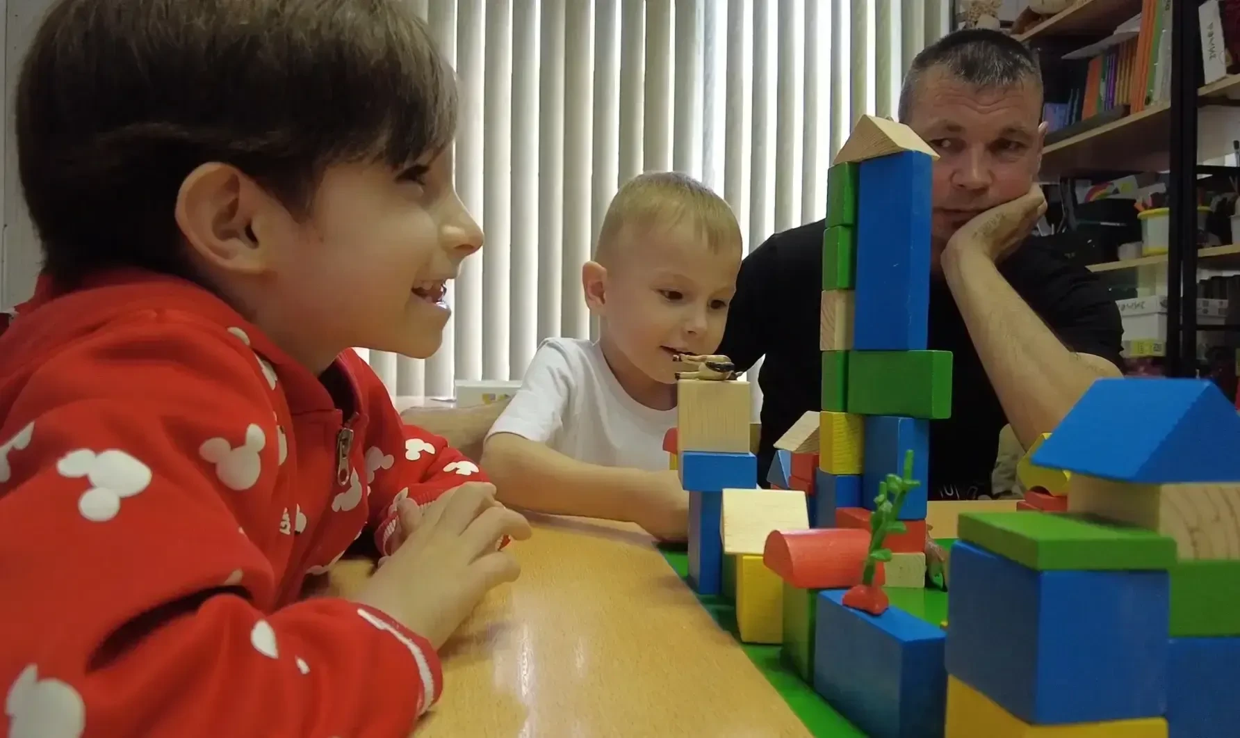 Победа над обстоятельствами: проект «Вызов» помогает вернуть детей в семьи Победа над обстоятельствами: проект «Вызов» помогает вернуть детей в семьи