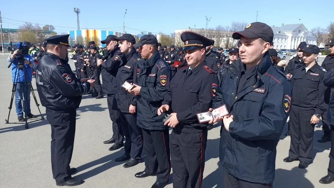 Стройность и выправка!. На площади Свободы прошёл традиционный весенний строевой смотр гарнизона полиции Тольятти Стройность и выправка!. На площади Свободы прошёл традиционный весенний строевой смотр гарнизона полиции Тольятти