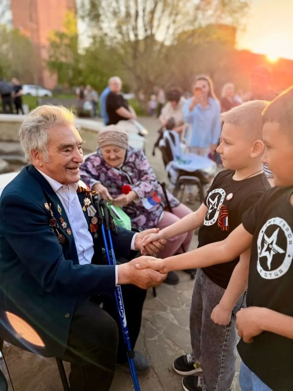 Пример стойкости, единства и любви к своей Родине Пример стойкости, единства и любви к своей Родине