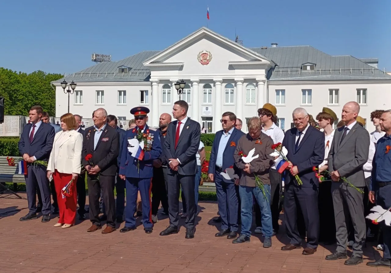 Преемственность поколений. Сегодня на площади Свободы прошло торжественное мероприятие «Преемственность поколений» Преемственность поколений. Сегодня на площади Свободы прошло торжественное мероприятие «Преемственность поколений»