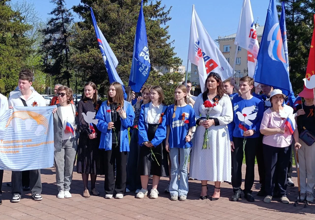 Преемственность поколений. Сегодня на площади Свободы прошло торжественное мероприятие «Преемственность поколений» Преемственность поколений. Сегодня на площади Свободы прошло торжественное мероприятие «Преемственность поколений»