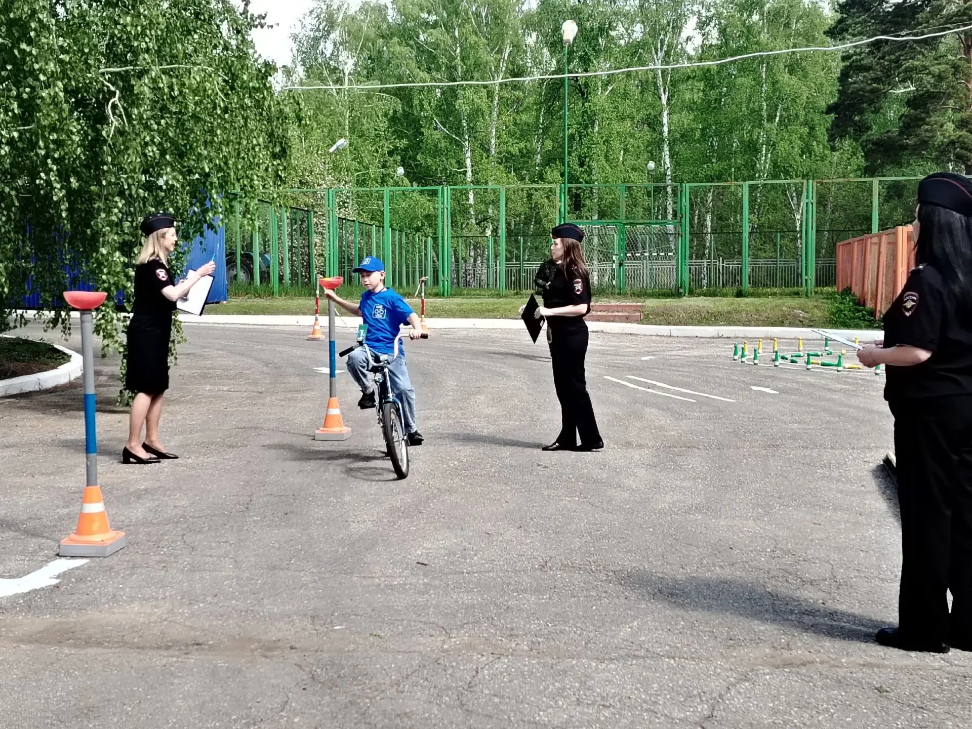 Областной экзамен по безопасности: почему в Тольятти в эти дни так много юных инспекторов движения Областной экзамен по безопасности: почему в Тольятти в эти дни так много юных инспекторов движения
