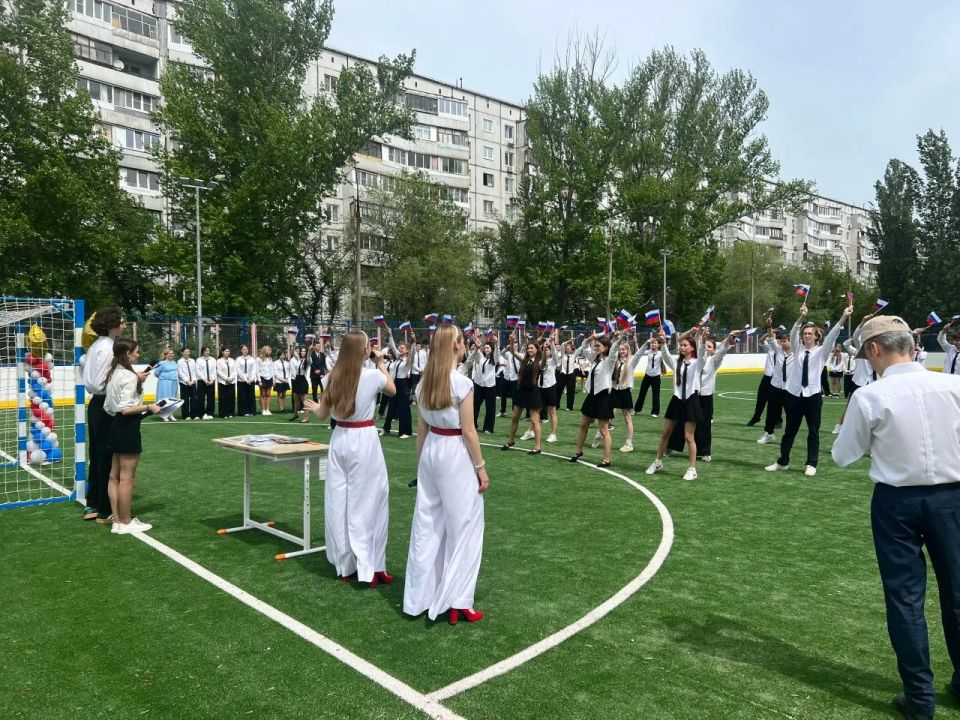 На территории гимназии №38 торжественно открыли спортплощадку На территории гимназии №38 торжественно открыли спортплощадку