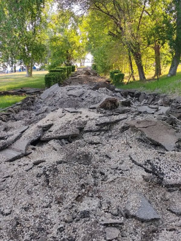 На «Певческом поле» приступили к благоустройству На «Певческом поле» приступили к благоустройству