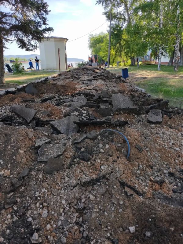 На «Певческом поле» приступили к благоустройству На «Певческом поле» приступили к благоустройству