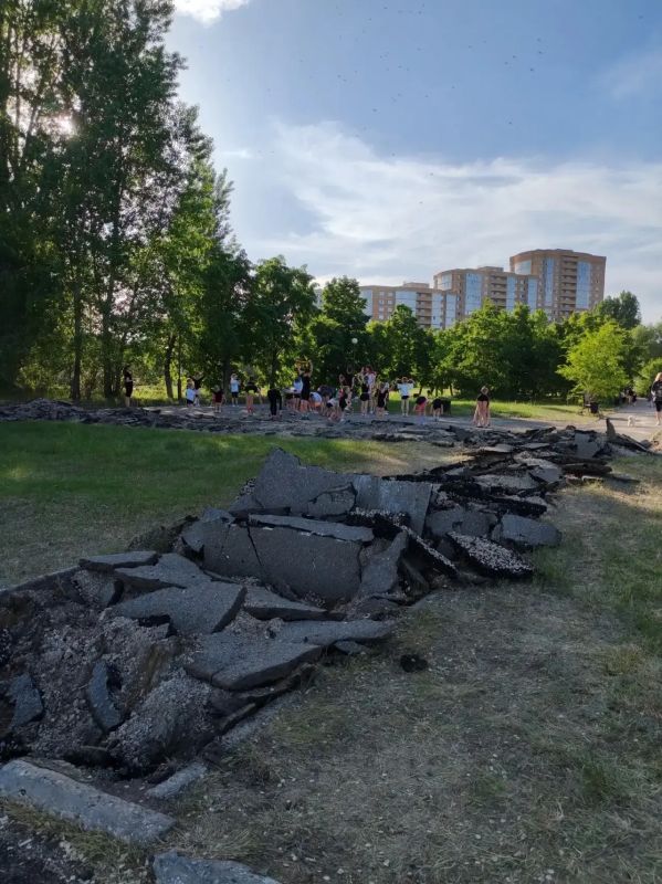 На «Певческом поле» приступили к благоустройству На «Певческом поле» приступили к благоустройству