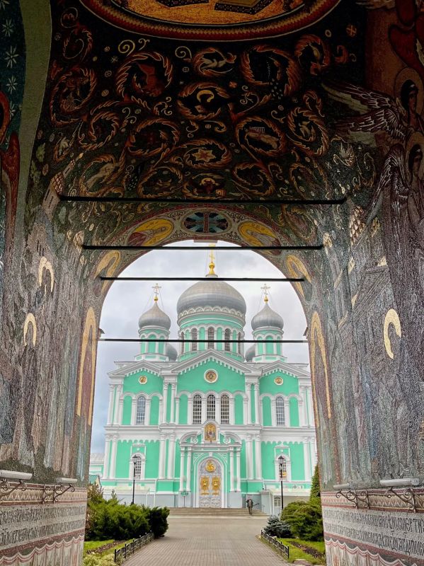 Сегодня большой православный праздник - День Святой Троицы Сегодня большой православный праздник - День Святой Троицы
