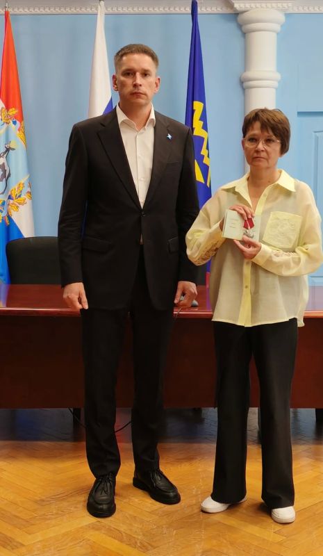 Илья Сухих: Передал ордена Мужества семьям наших земляков, погибших в ходе проведения специальной военной операции Илья Сухих: Передал ордена Мужества семьям наших земляков, погибших в ходе проведения специальной военной операции