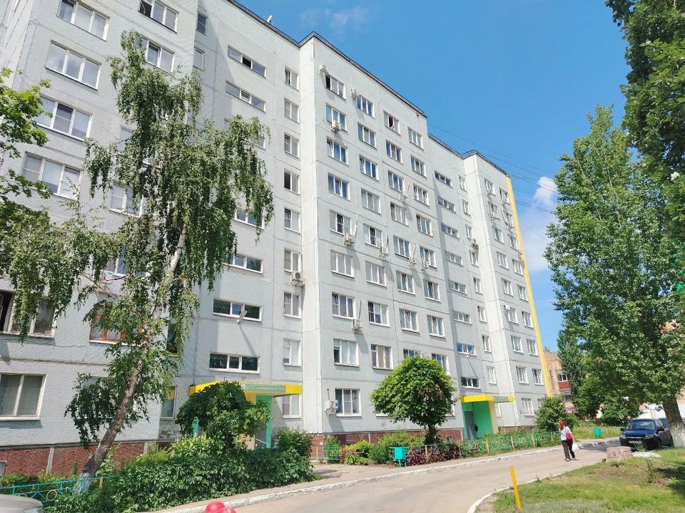 Где эта улица, где этот двор?