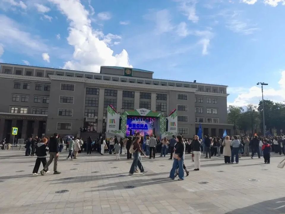 В День России свои дни рождения отмечают сразу несколько городов нашей страны — Уфа, Ижевск и Кемерово В День России свои дни рождения отмечают сразу несколько городов нашей страны — Уфа, Ижевск и Кемерово