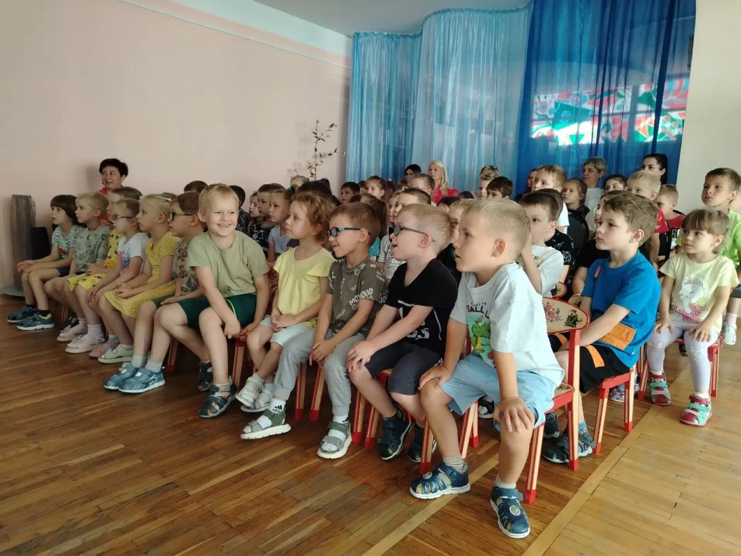 Толик Азотов знает, где отдыхать и для чего нужны удобрения Толик Азотов знает, где отдыхать и для чего нужны удобрения