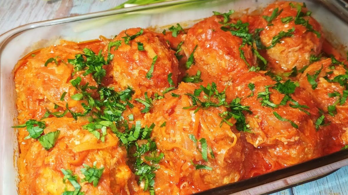 Ленивые голубцы в томатном соусе: быстро, вкусно и с душой