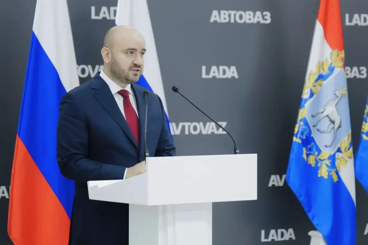 Вячеслав Федорищев вместе с заместителем Председателя Правительства РФ Александром Валентиновичем Новаком поздравили многотысячный коллектив АВТОВАЗа с приближающейся знаменательной датой - 60-летием со дня основания завода Вячеслав Федорищев вместе с заместителем Председателя Правительства РФ Александром Валентиновичем Новаком поздравили многотысячный коллектив АВТОВАЗа с приближающейся знаменательной датой - 60-летием со дня основания завода