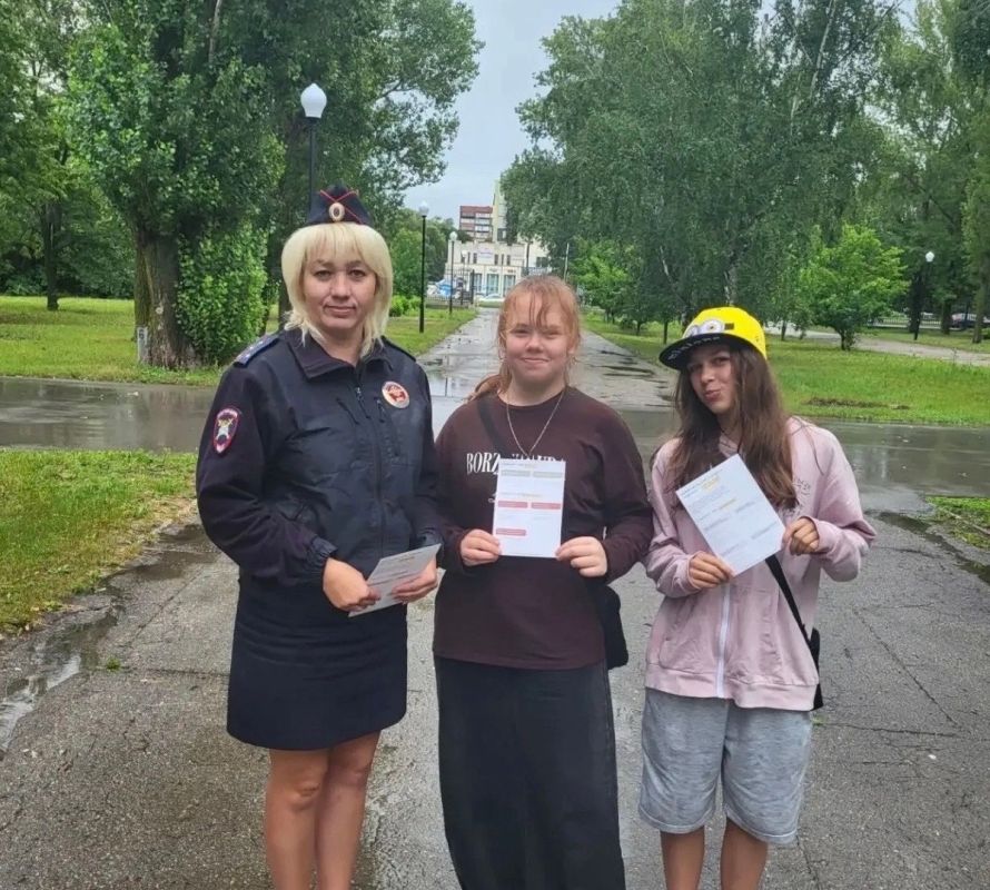 Сотрудники #Госавтоинспекции Тольятти проводят профилактические рейды в места скопления несовершеннолетних участников дорожного движения: парках , скверах и дворовых территориях города Тольятти Сотрудники #Госавтоинспекции Тольятти проводят профилактические рейды в места скопления несовершеннолетних участников дорожного движения: парках , скверах и дворовых территориях города Тольятти