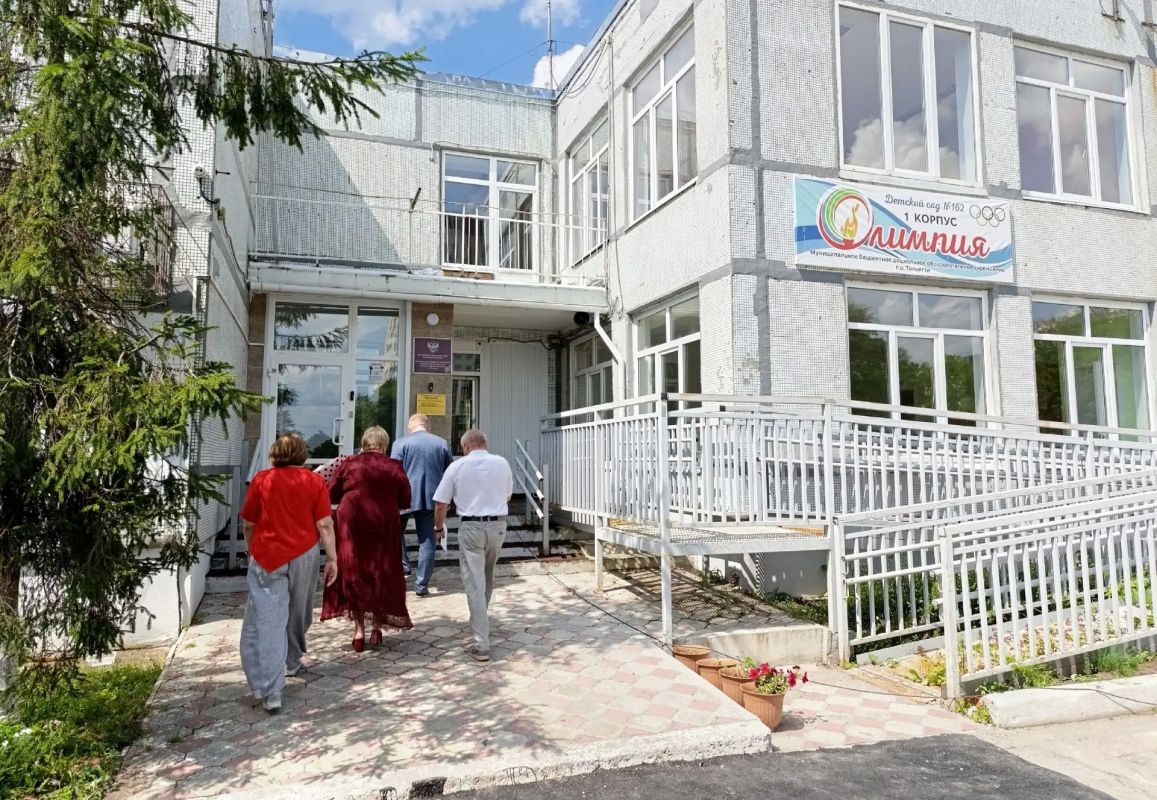Ремонт идет по графику. В Тольятти прошло выездное мероприятие депутатов Самарской губернской думы Ремонт идет по графику. В Тольятти прошло выездное мероприятие депутатов Самарской губернской думы
