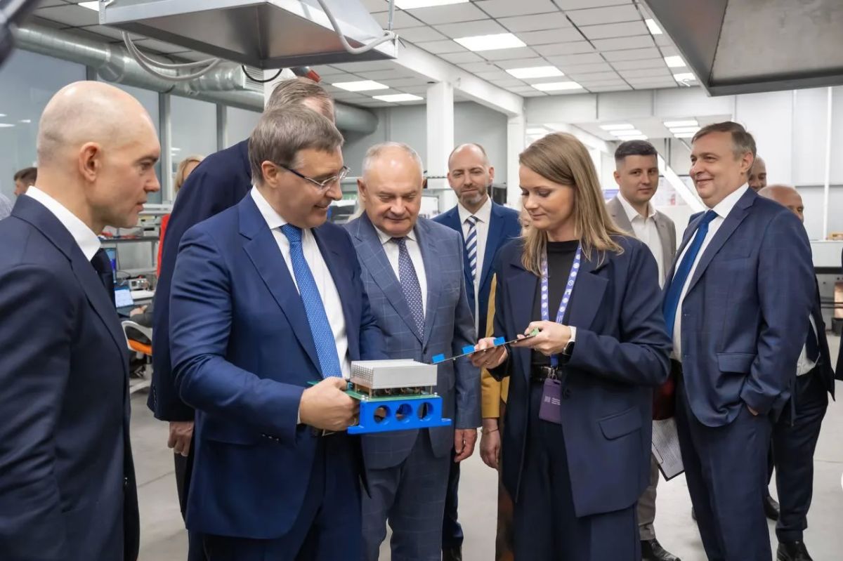 Более 6 тысяч выпускников передовых инженерных школ трудоустроились в российские высокотехнологичные компании Более 6 тысяч выпускников передовых инженерных школ трудоустроились в российские высокотехнологичные компании