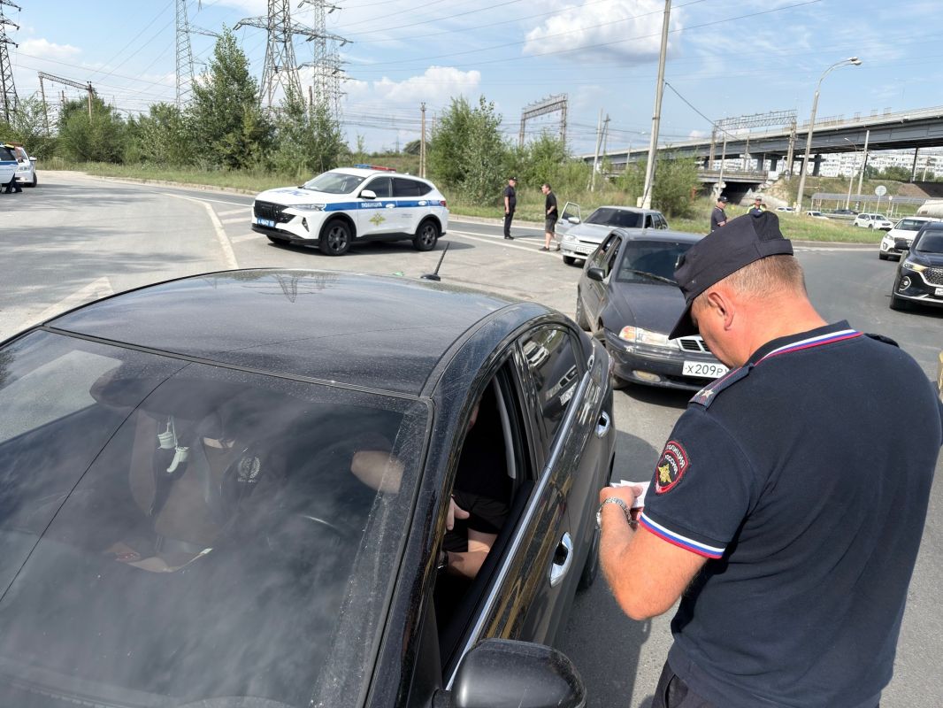 В настоящее время на территории города проводятся профилактические рейды, направленные на выявление грубых нарушений Правил дорожного движения в области несоблюдения требований к светопропусканию стёкол (тонировке) В настоящее время на территории города проводятся профилактические рейды, направленные на выявление грубых нарушений Правил дорожного движения в области несоблюдения требований к светопропусканию стёкол (тонировке)