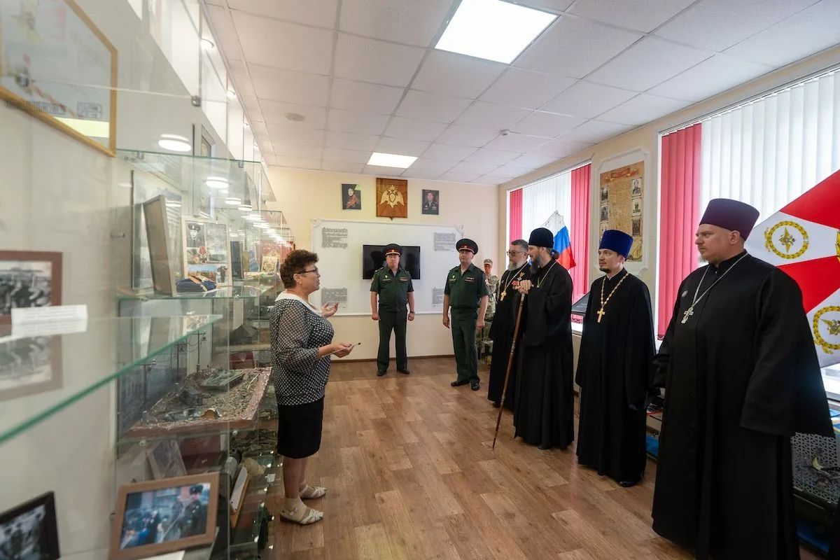 Делегация Синодального отдела по взаимодействию с Вооруженными силами и правоохранительными органами Московского патриархата во главе с заведующим сектором по взаимодействию с Росгвардией иереем Романом Богдасаровым... Делегация Синодального отдела по взаимодействию с Вооруженными силами и правоохранительными органами Московского патриархата во главе с заведующим сектором по взаимодействию с Росгвардией иереем Романом Богдасаровым...
