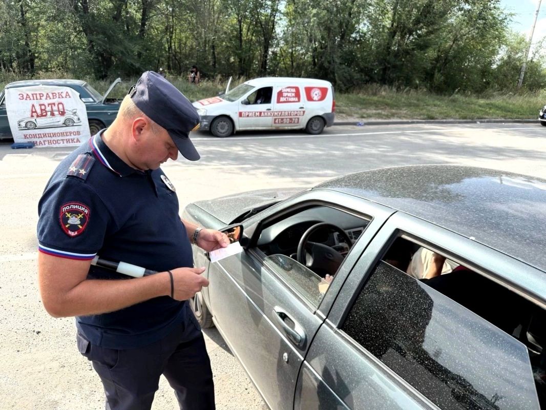 В настоящее время на территории города Тольятти проводятся профилактические рейды, направленные на выявление грубых нарушений Правил дорожного движения в области несоблюдения требований к светопропусканию стёкол (тонировке) В настоящее время на территории города Тольятти проводятся профилактические рейды, направленные на выявление грубых нарушений Правил дорожного движения в области несоблюдения требований к светопропусканию стёкол (тонировке)