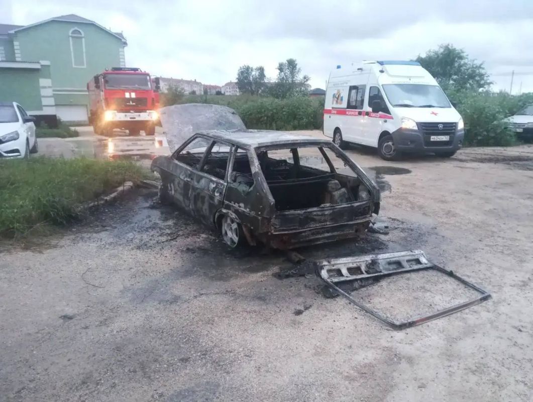 Ночью в Подстепках сгорел автомобиль Ночью в Подстепках сгорел автомобиль