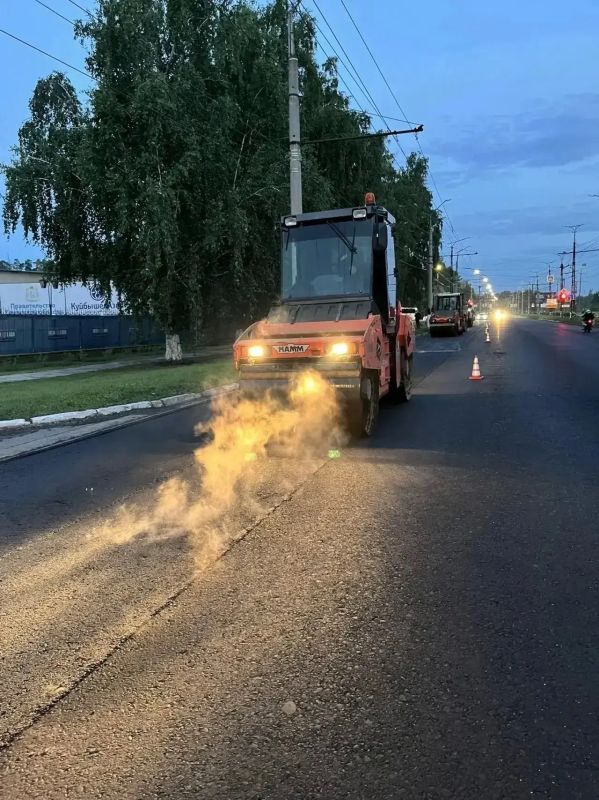 В 2026 году в рамках национального проекта «Инфраструктура для жизни» ведутся работы на участках дорог, обеспечивающих подъезд к школам олимпийского резерва, стадионам, спорткомплексам и детским секциям В 2026 году в рамках национального проекта «Инфраструктура для жизни» ведутся работы на участках дорог, обеспечивающих подъезд к школам олимпийского резерва, стадионам, спорткомплексам и детским секциям