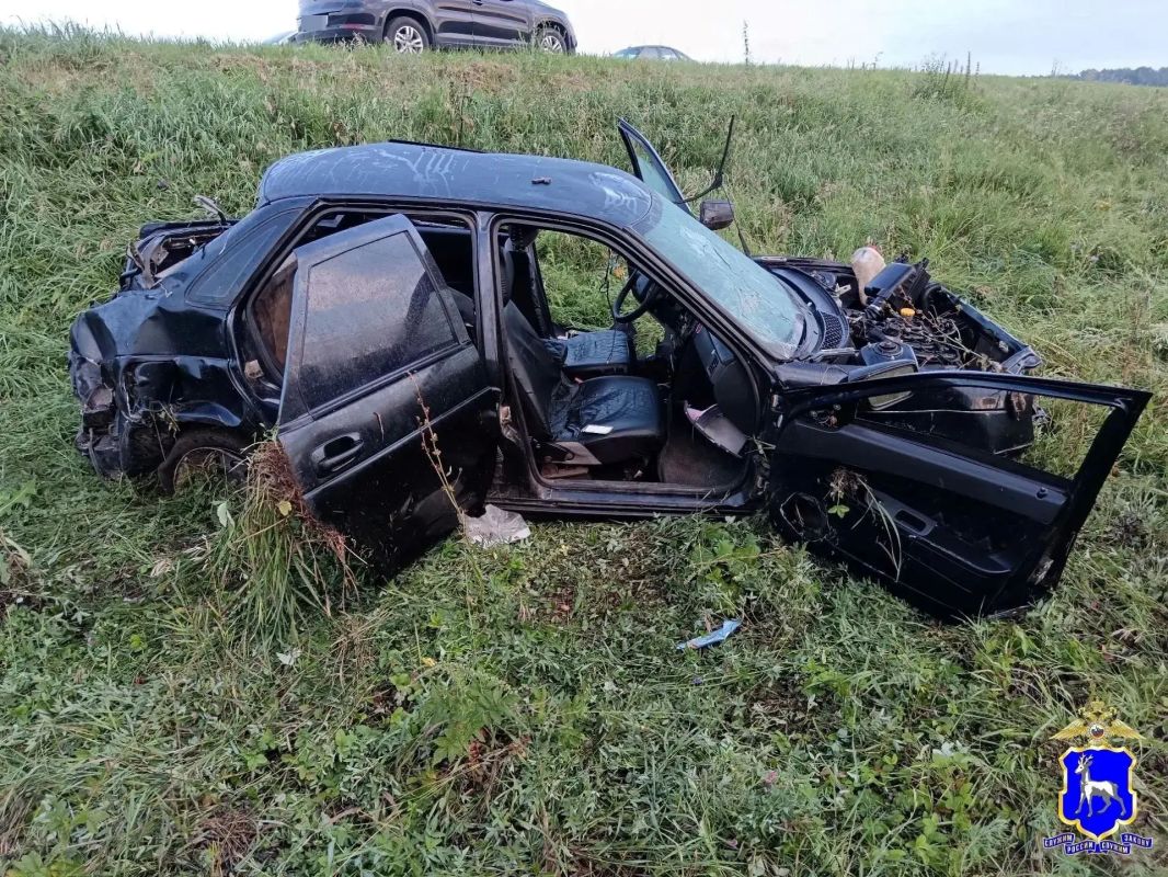 23 пьяных водителя, LADA Granta против Mazda CX7, наезд на женщину на пешеходном переходе и два съезда в кювет 23 пьяных водителя, LADA Granta против Mazda CX7, наезд на женщину на пешеходном переходе и два съезда в кювет