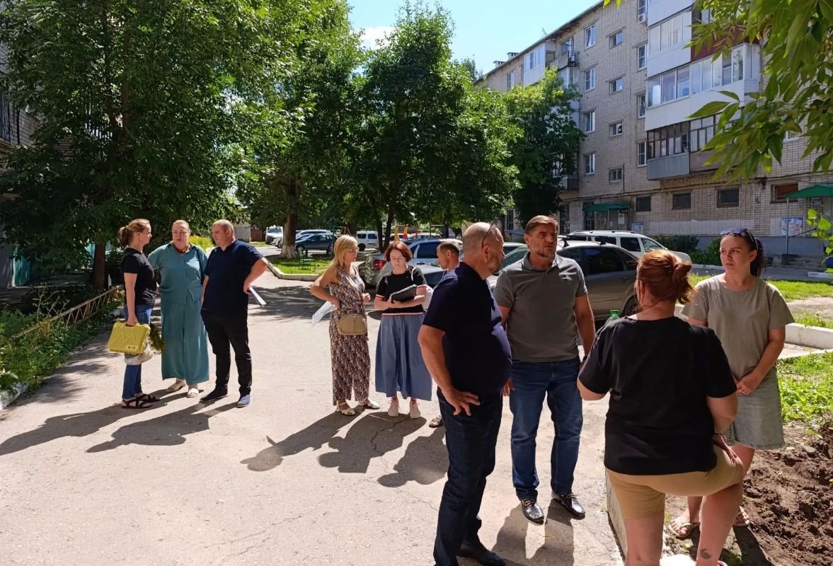 Качественно и в срок. В Тольятти продолжается приемка внутриквартальных проездов и придомовых территорий, где выполнялись работы в рамках муниципальной программы «Благоустройство территории городского округа Тольятти на... Качественно и в срок. В Тольятти продолжается приемка внутриквартальных проездов и придомовых территорий, где выполнялись работы в рамках муниципальной программы «Благоустройство территории городского округа Тольятти на...