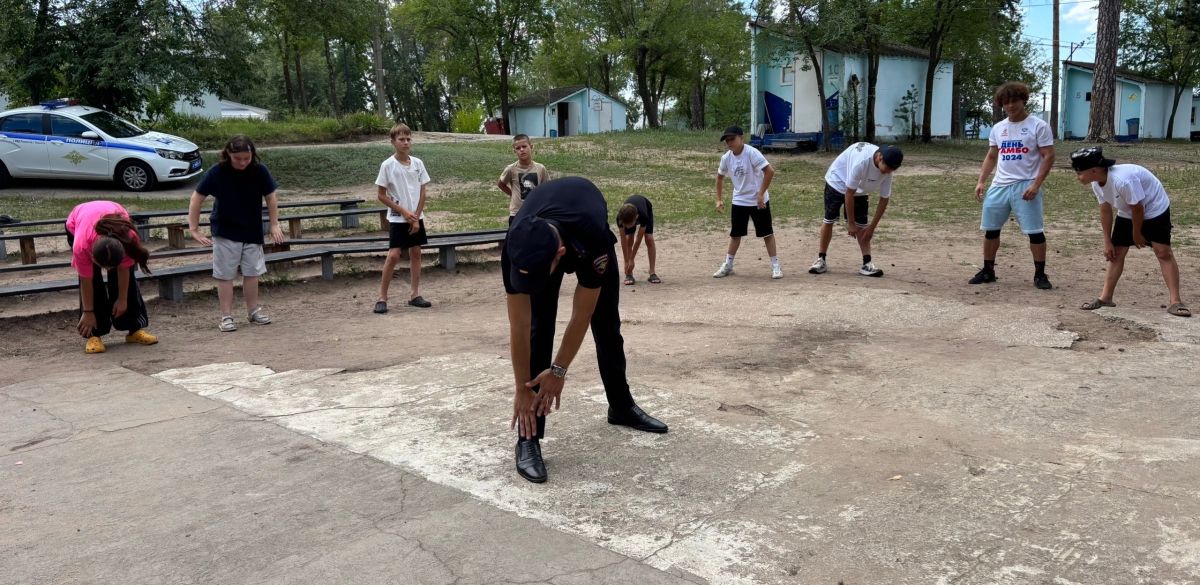 Сегодня сотрудники #ГосавтоинспекцииТольятти совместно со старшим специалистом отделения профессиональной подготовки У МВД России по г. Тольятти провели профилактическое мероприятие «Зарядка со стражем порядка» в детском... Сегодня сотрудники #ГосавтоинспекцииТольятти совместно со старшим специалистом отделения профессиональной подготовки У МВД России по г. Тольятти провели профилактическое мероприятие «Зарядка со стражем порядка» в детском...