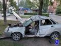 «Приора» – в дерево, водитель – в больницу