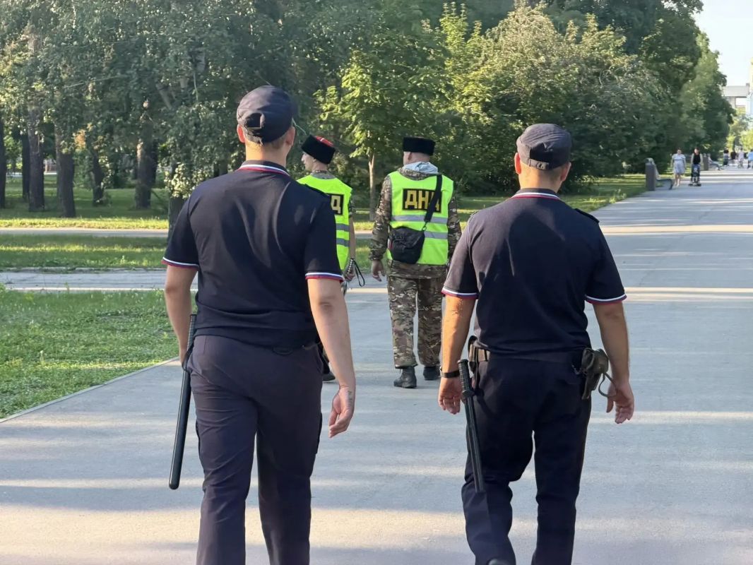 Парки — места для прогулок, а не гоночные треки для электросамокатов! Парки — места для прогулок, а не гоночные треки для электросамокатов!