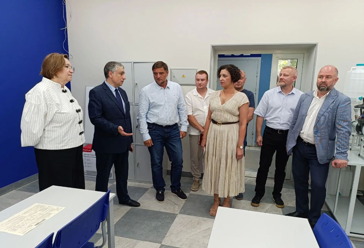 Образовательные учреждения Тольятти готовятся к новому учебному году Образовательные учреждения Тольятти готовятся к новому учебному году