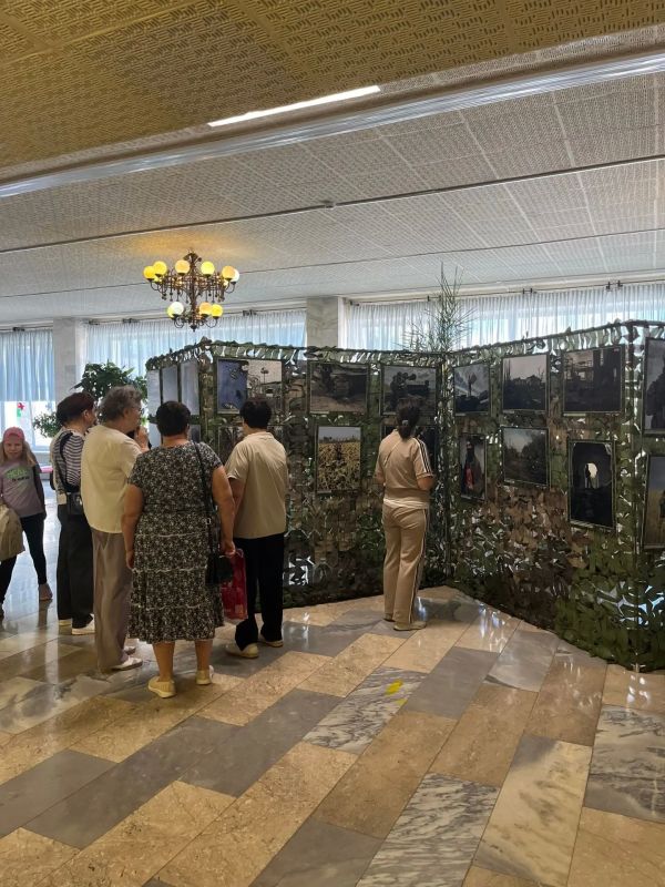 В Тольятти открылась выставка памяти фронтового фотографа Олега Ракшина В Тольятти открылась выставка памяти фронтового фотографа Олега Ракшина